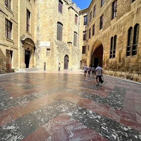 : Super De Qualite * Narbonne